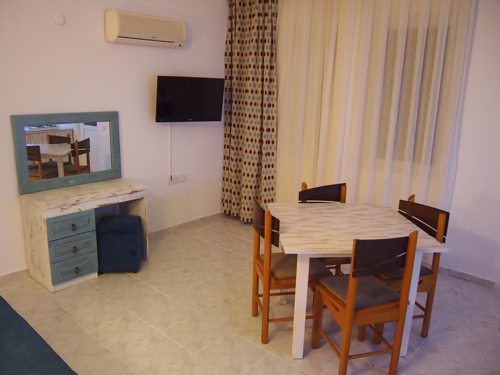 フェティエ Ozcem Apartアパートホテル 部屋 写真