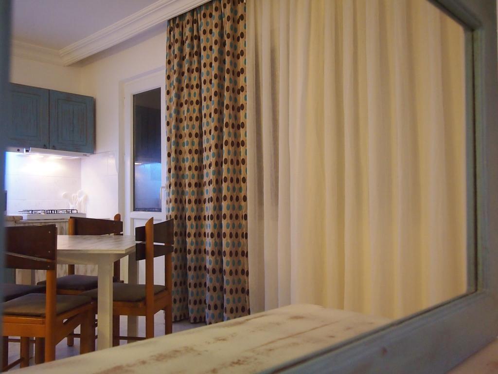 フェティエ Ozcem Apartアパートホテル エクステリア 写真